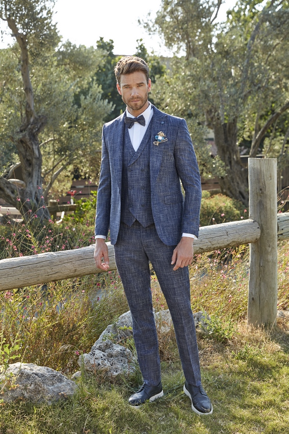 Photo d'un costume en toile chiné bleu marine