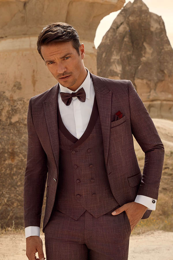 Costume chic et bohème bordeaux